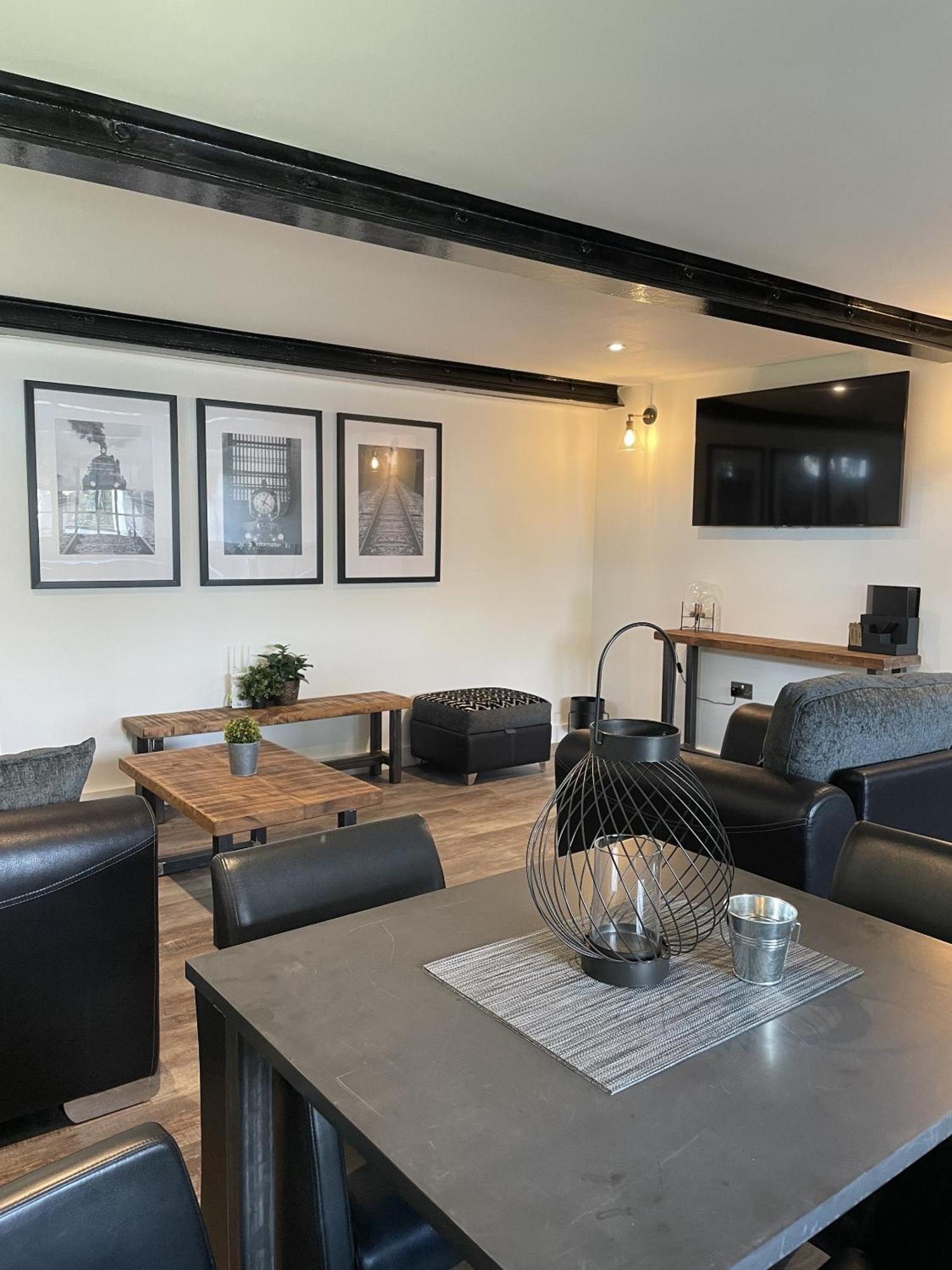 Booking Urban At Halstead Halstead  Eksteriør bilde
